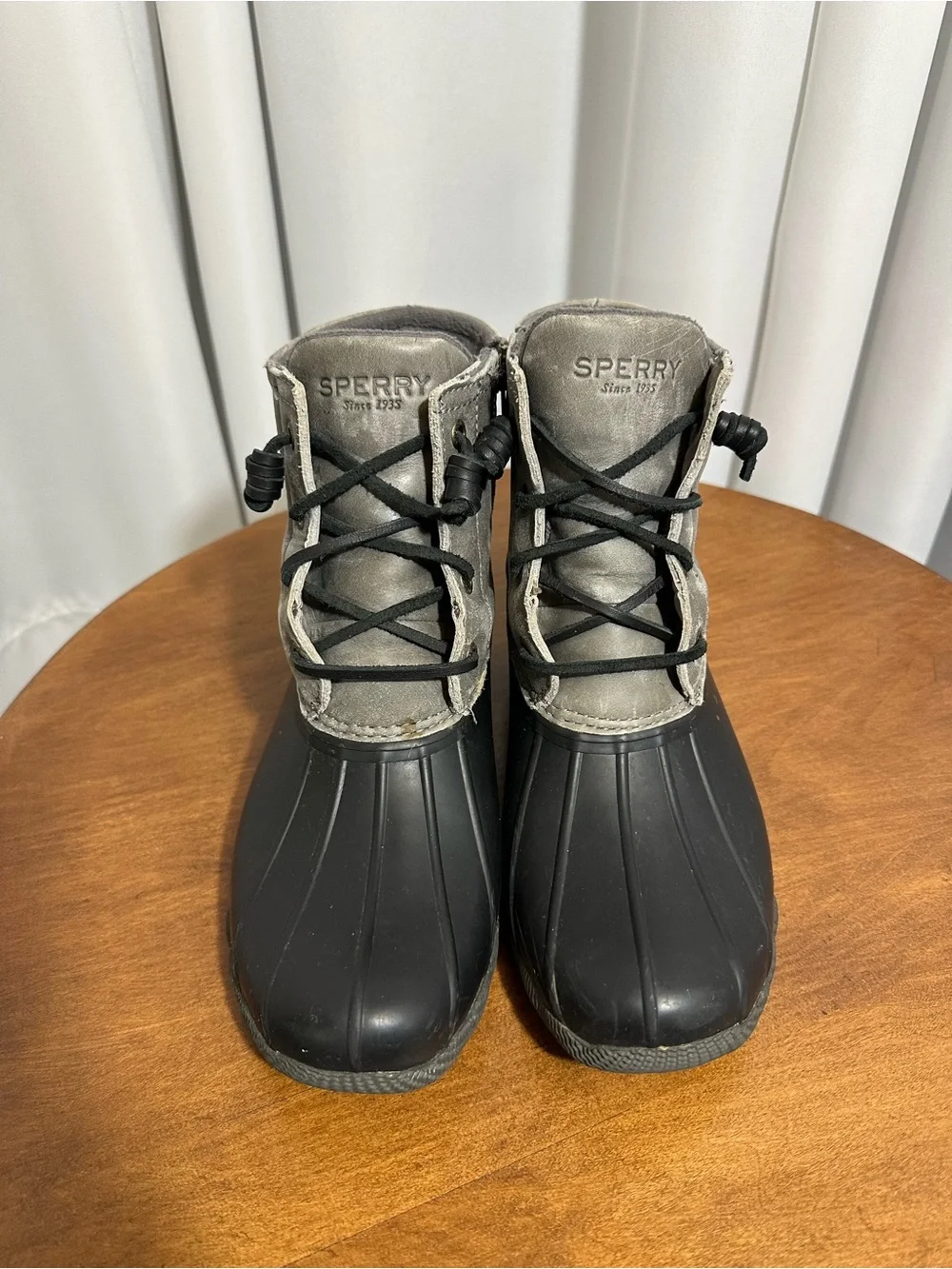 Sperry women’s size 7 saltwater Black and Gray Waterproof Duck Boots